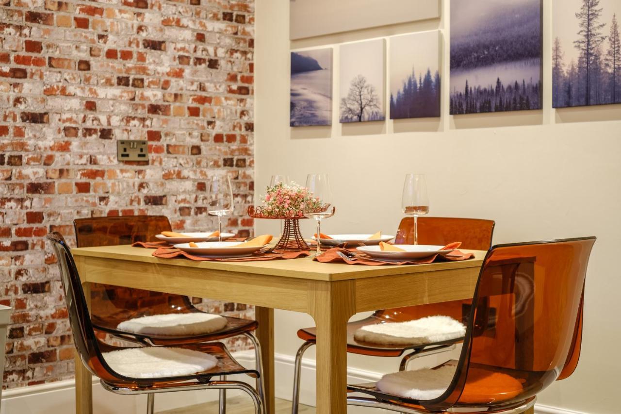 Flat 2, The Old Antiques Warehouse - Free Off-Site Health Club Access With Pool, Sauna, Steam Room & Gym 보우네스온윈더미어 외부 사진